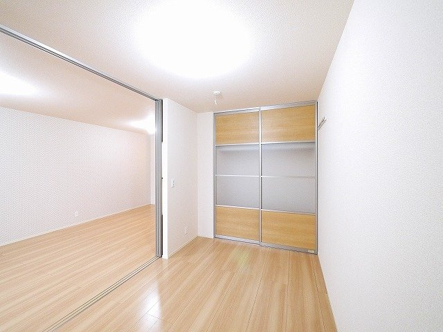 スカイマリーの洋室|広々とした洋室です