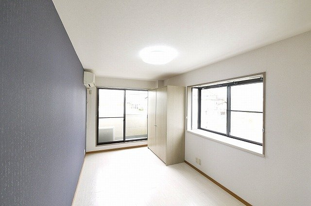 ＴＭビルの洋室