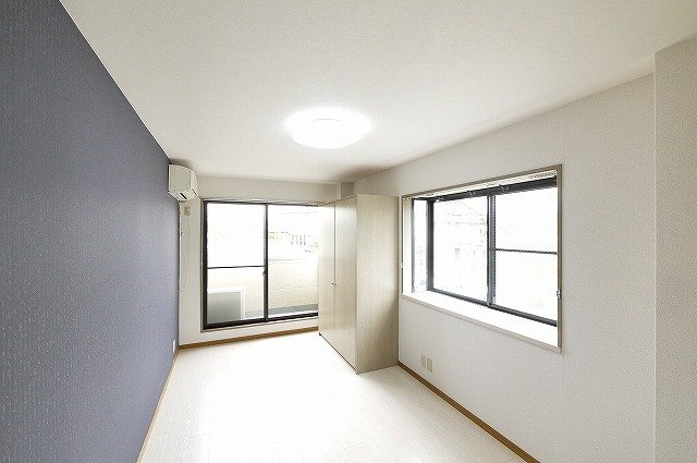 ＴＭビルの洋室