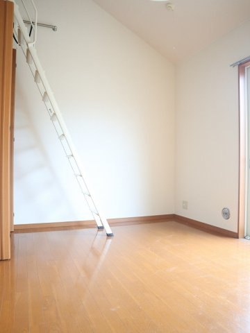 【居間・リビング】 | フォルス12 | 陽当たり良好のお部屋です