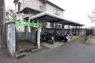 【その他共用部分】 | エーデル西都賀 | バイクも置ける屋根付き駐輪場です