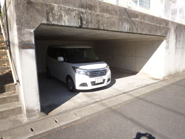 村上邸の駐車場
