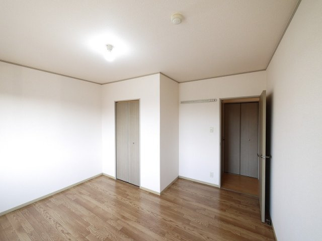 グランドールサンエイの寝室|落ち着いて過ごせるお部屋なので、寝室にいかがでしょうか