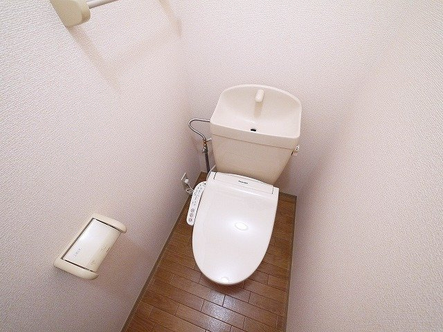 グランドールサンエイのトイレ|落ち着いた色調のトイレです