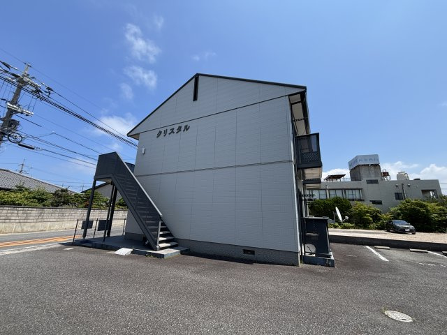 クリスタルの外観
