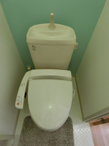 クリスタルのトイレ