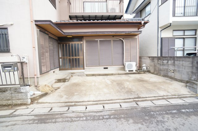 須藤川原代町住宅の駐車場