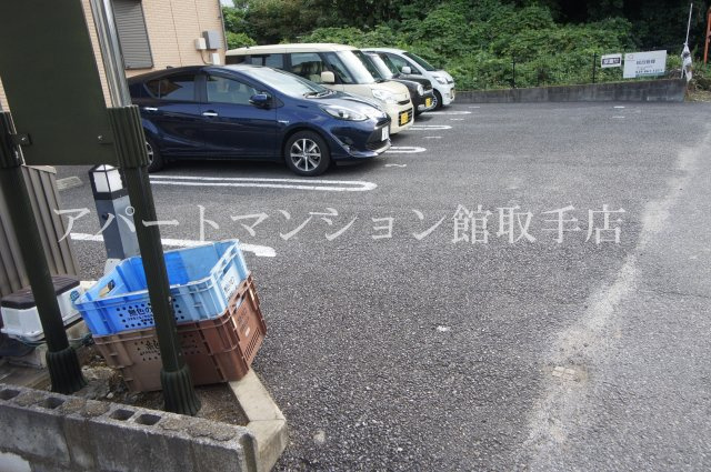 グリーンパレスHIROSE壱番館の駐車場