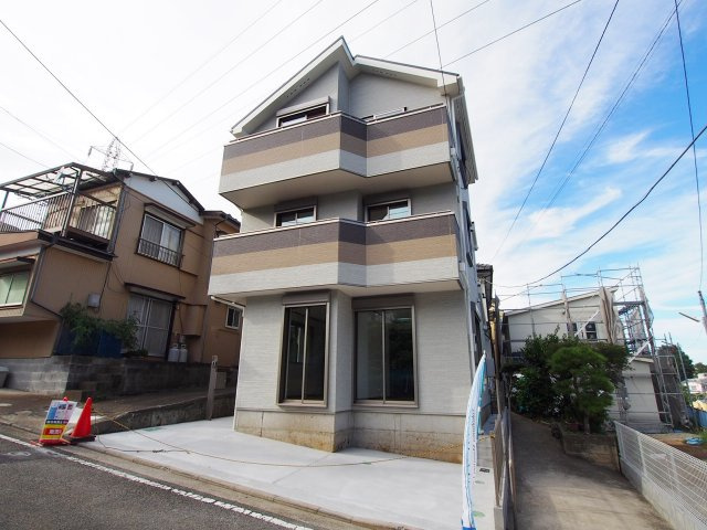 保土ケ谷区岩井町　新築戸建の外観|2018年7月完成です