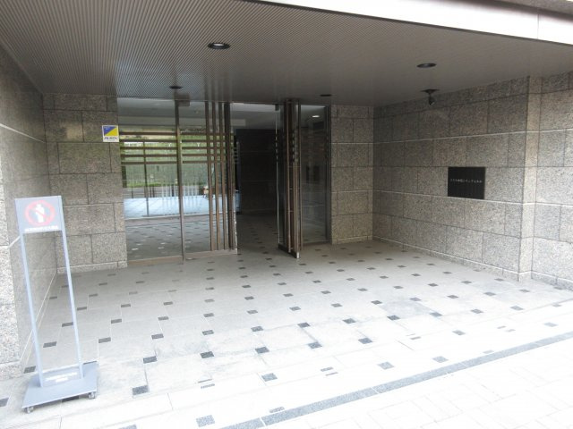 コスモ田端シティフォルムのエントランス