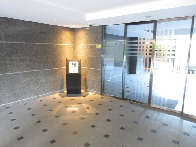 コスモ田端シティフォルムのエントランス