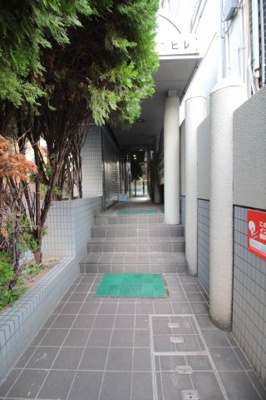 【エントランス】 | シャトークレインヒル | エントランス