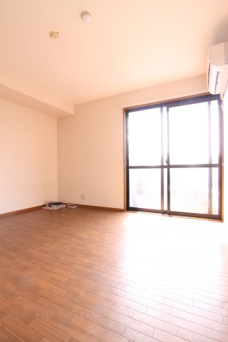 オモトハイツの居間・リビング