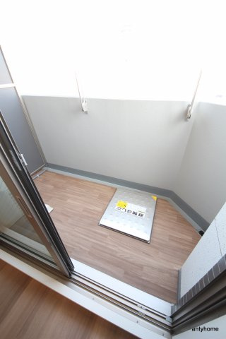プレサンス扇町駅前　仲介手数料無料のバルコニー