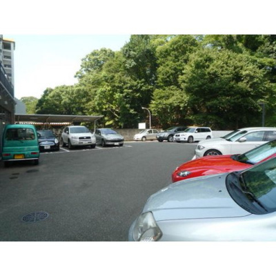 【駐車場】 | メルクリオけやき通り | 車をお持ちの方に嬉しい駐車場付きの物件です