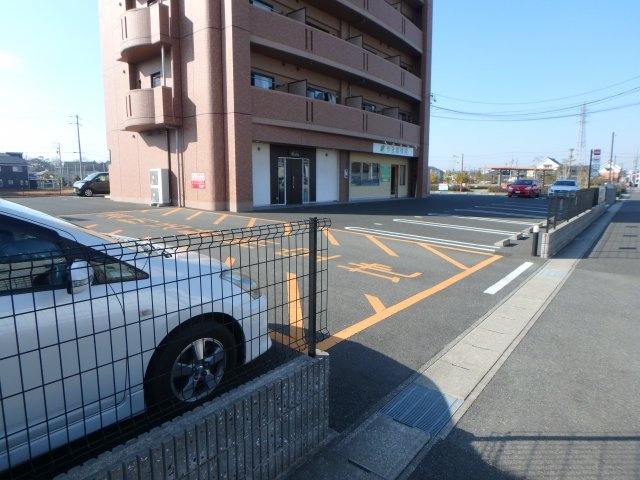 グラン・リーオの駐車場