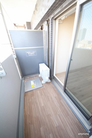 プレサンス扇町駅前　仲介手数料無料のバルコニー