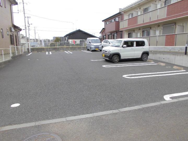 アルカンシェルの駐車場