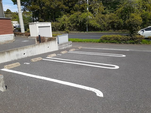 アルカンシェルの駐車場