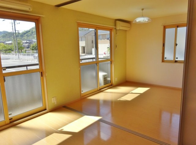 ウィステリアウィルモアⅠの居間・リビング