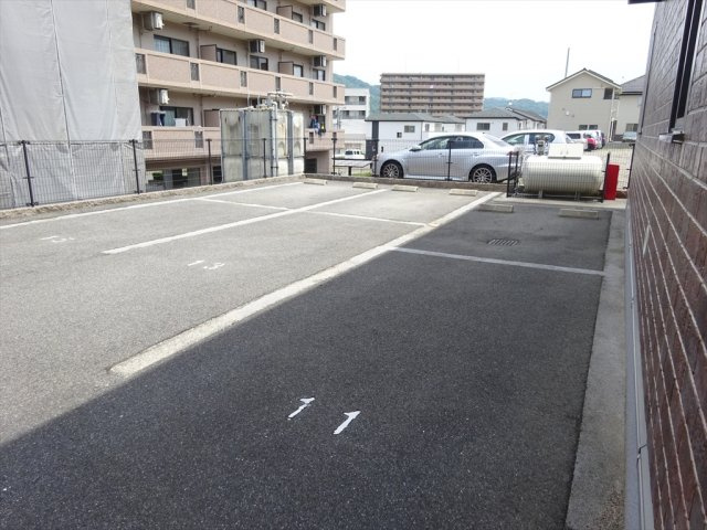 ウィステリアウィルモアⅠの駐車場