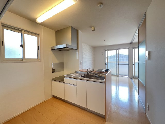 カーミー・芳川Bのキッチン|カウンターキッチン