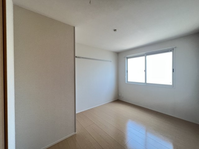 カーミー・芳川Bの洋室|北側洋室5.5帖