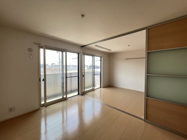 カーミー・芳川Bの居間・リビング