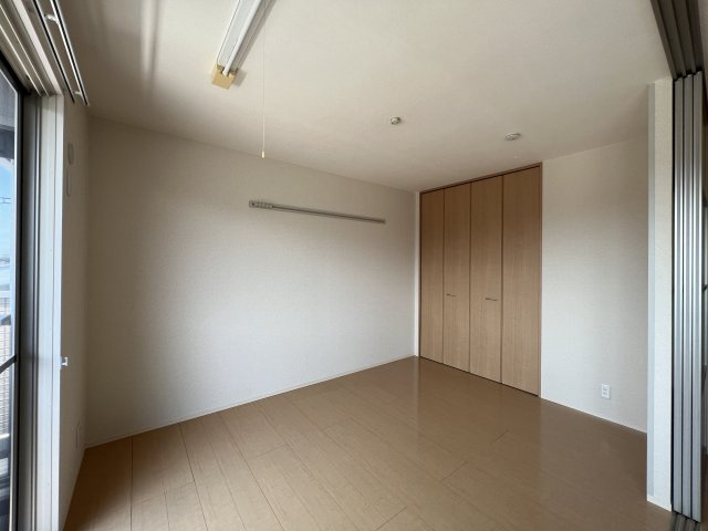 カーミー・芳川Bの洋室|南洋室6帖