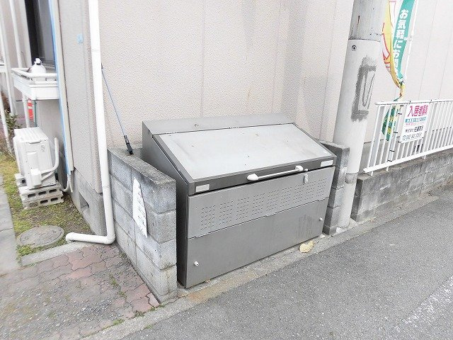 サンモールKの周辺