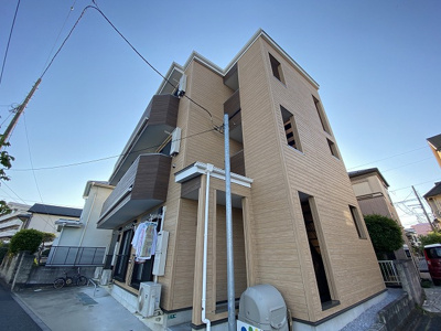 【外観】 | Moca House/モカハウス | ペットOK！横浜線「古淵」駅まで徒歩9分！郵便局や大型ショッピングセンターが近くて便利な立地の3階建てアパートです♪