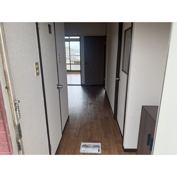 ハイツ・トリイ　A棟の玄関