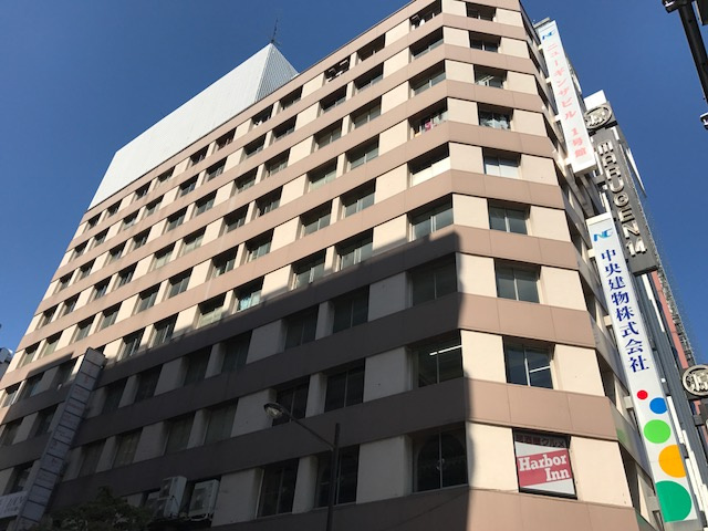 ニューギンザビル１号館の外観