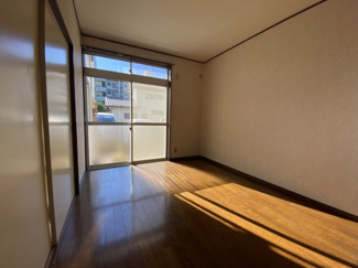【洋室】 | レジデンス北原台 | リビング横の洋室です
同タイプ別の部屋の写真です