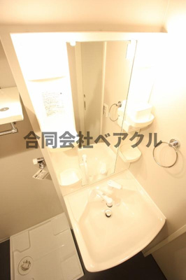 【洗面所】 | ウエストヴィレッジⅡ | ゆったりとスペースのある洗面所