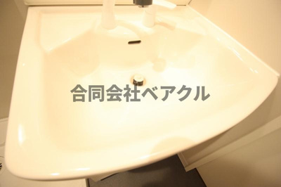 【独立洗面台】 | ウエストヴィレッジⅡ | 朝の支度にも助かる、独立の洗髪洗面化粧台