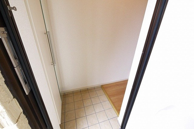 クレール（奈良市）の玄関|明るい玄関スペースです。