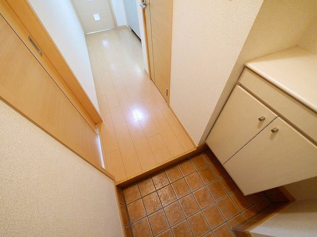 ウエストメゾンＡの玄関|きれいな玄関です