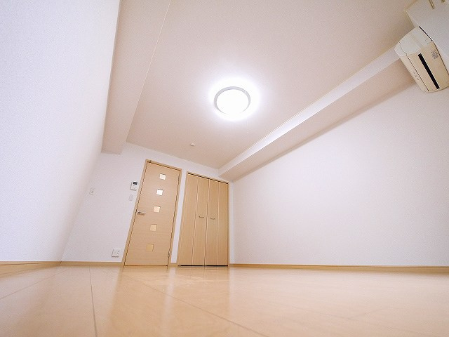 ウエストメゾンＡの居間・リビング|使いやすい居間です