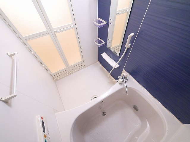 ウエストメゾンＡの浴室|日々の暮らしに欠かせないお風呂です