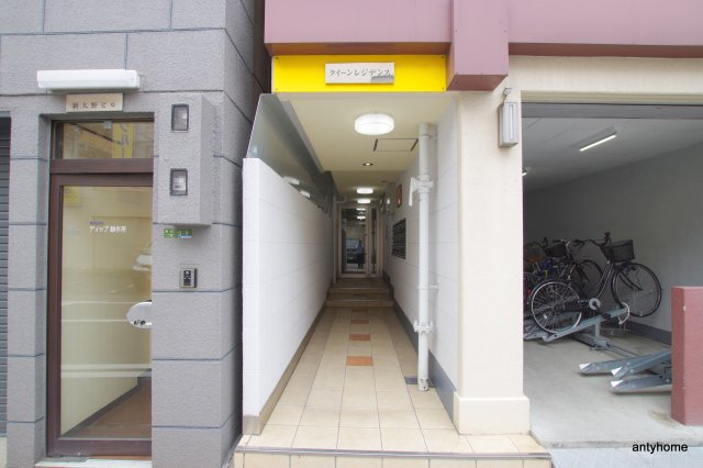 クイーンレジデンス　仲介手数料無料のエントランス