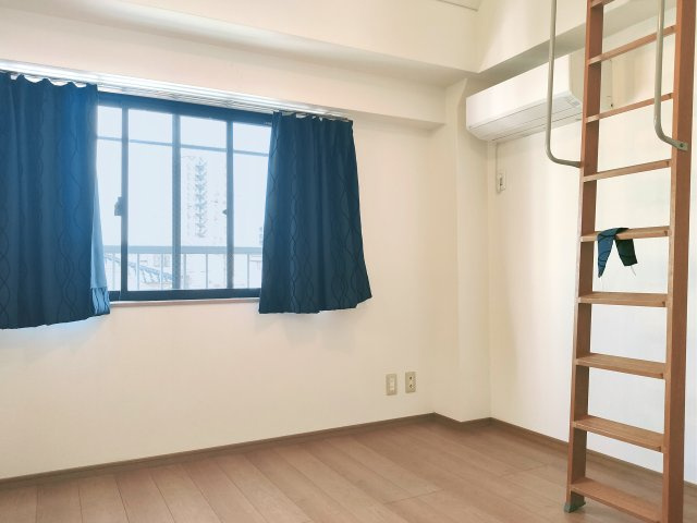 イーストハイムの洋室