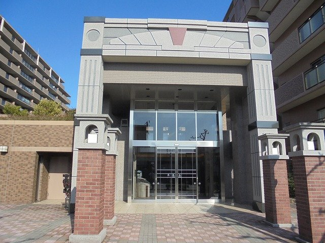 ウッディタウン新三田セントパークⅡ番館のエントランス