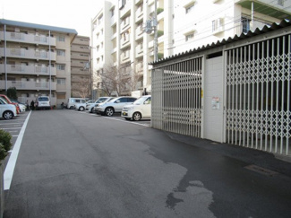 【駐車場】 | 駐車場に車を止められます