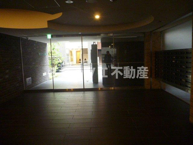 フォレステージュ北堀江　BRAVI不動産のエントランス|【フォレステージュ北堀江】エントランスです