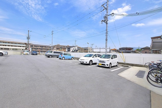 セジュール恋の窪の駐車場|駐車スペースもあります