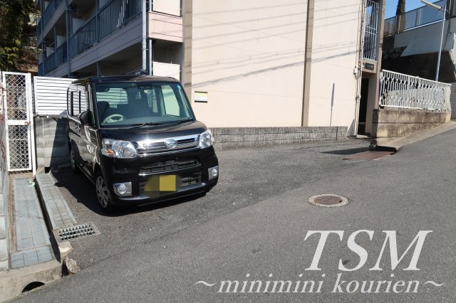マンション香楽の駐車場