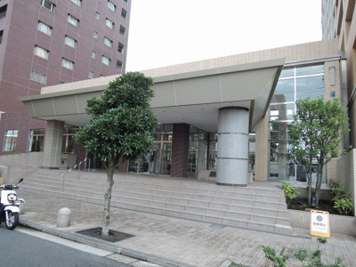 【エントランス】 | パークスエアネオス横浜 | JR南武線「尻手」駅徒歩6分の好立地！「業務スーパー鶴見店」まで徒歩2分、「スーパーサンワ」まで徒歩5分、「スーパーサミット」まで徒歩7分と複数店利用可能！