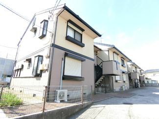 【外観】 | 東横線「綱島」駅より徒歩圏内！閑静な住宅地にある2階建てアパートです♪スーパーやコンビニが近くて便利な住環境です☆