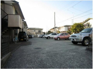 【駐車場】 | いつでも目の届く敷地内に駐車場があります♪荷物がかさばりがちなお買物にも、敷地内駐車場があると便利ですよね☆